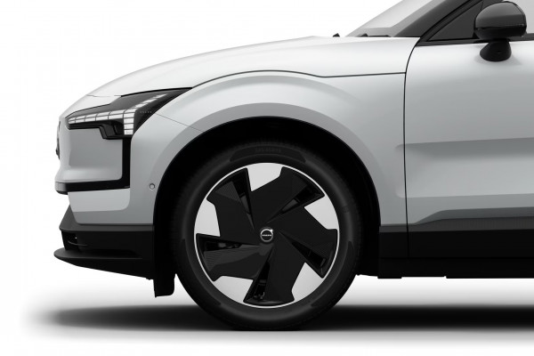 2026 Volvo EX30  Single Motor Extended Range Ultra SUV Image 6