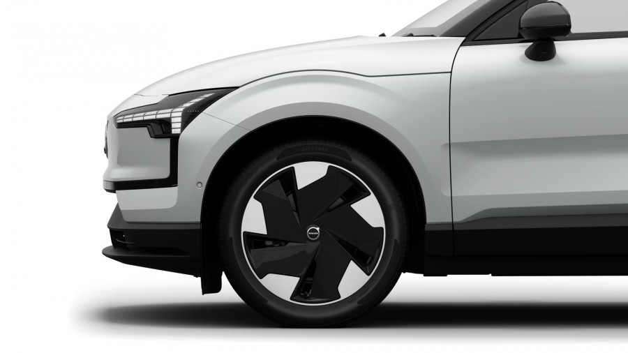 2026 Volvo EX30  Single Motor Extended Range Ultra SUV Image 6