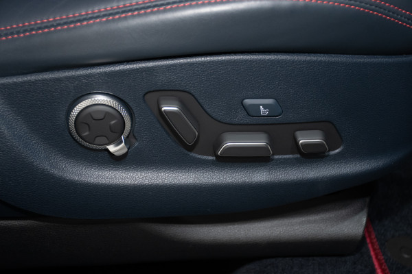 2022 Genesis GV70 2.5t Awd SUV image 15