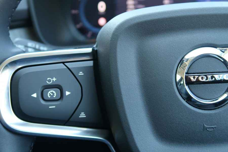 2024 Volvo XC40 XZ Plus B4 SUV Image 23