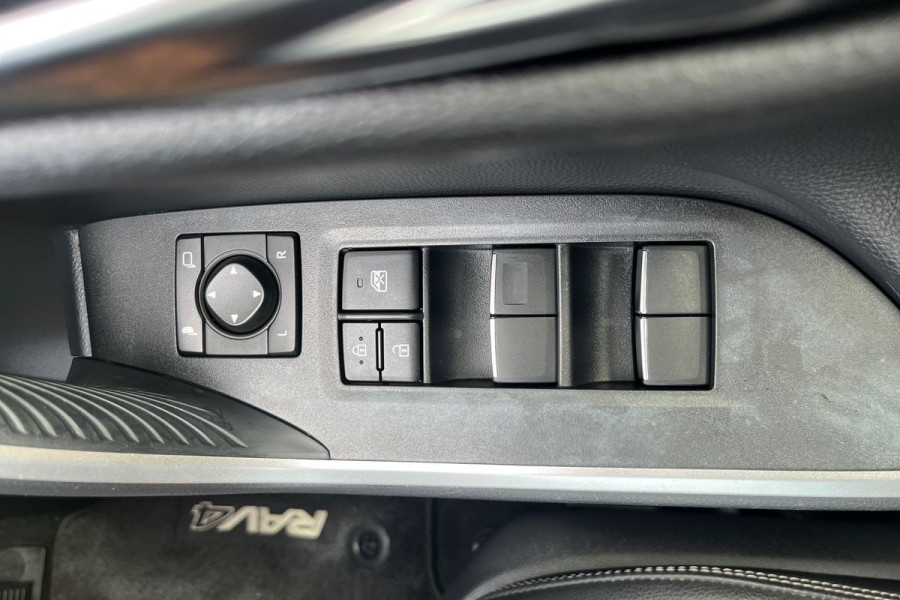 2019 Toyota RAV4 ASA44R Cruiser SUV Image 18