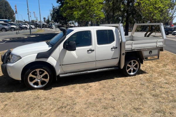 2013 Nissan Navara D40 Series 5 ST-X 550 4x4 D/C Pickup Ute Image 5