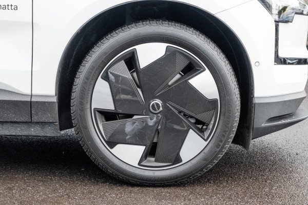 2026 MY25 Volvo EX30  Single Motor Extended Range Ultra SUV image 22
