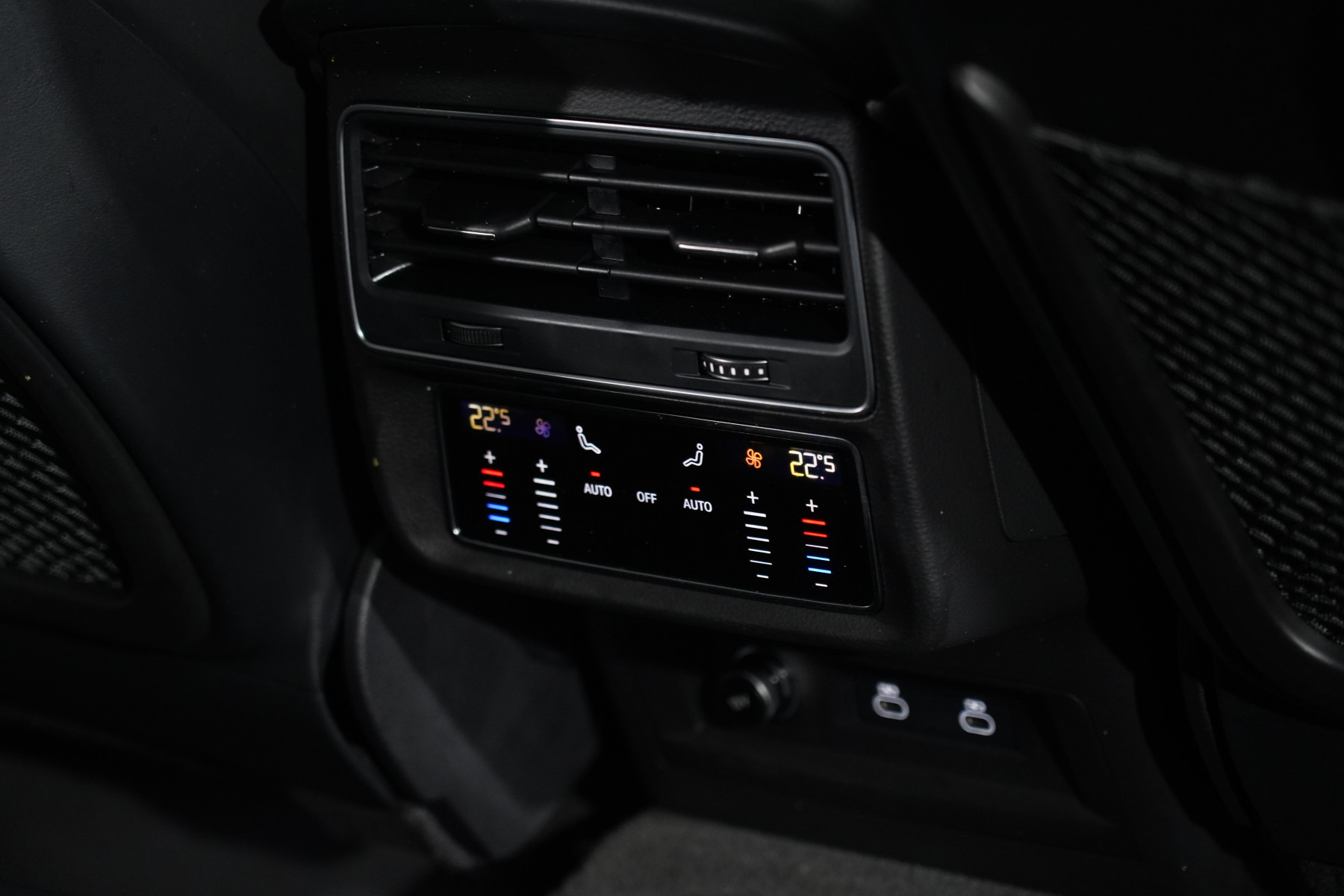 2023 Audi Q7 55 Tfsi S Line Quattro Mhev SUV Image 34