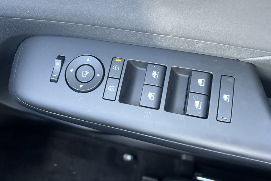 2025 Hyundai KONA SX2.V2 Hybrid Premium SUV Image 14