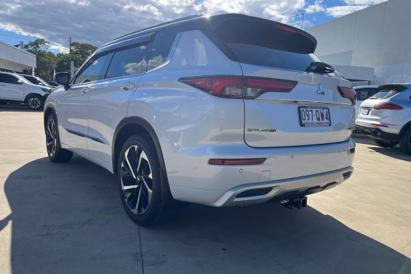 2023 Mitsubishi Outlander ZM Exceed Tourer SUV Image 5
