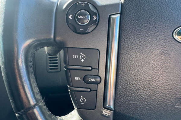 2015 Land Rover Discovery Series 4 SDV6 HSE SUV Image 19