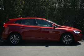 Volvo V40 T3 Adap Geartronic Momentum M Series MY18