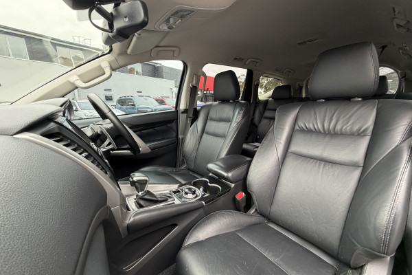 2019 Mitsubishi Pajero Sport QE Black Edition SUV Image 11