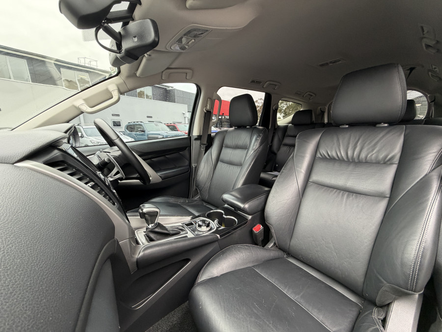 2019 Mitsubishi Pajero Sport QE Black Edition SUV Image 11
