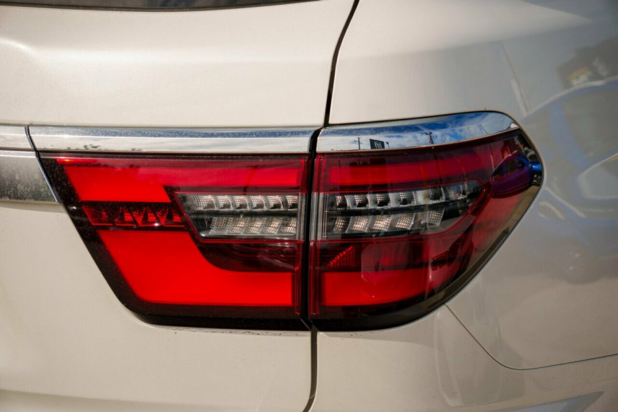 2021 Nissan Patrol Y62 Series 5 Ti SUV Image 7