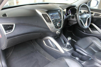 2012 Hyundai Veloster FS + Coupe Hatchback image 16