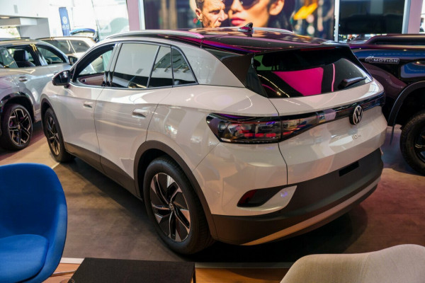 2025 Volkswagen ID. 4 E2 Pro SUV Image 2