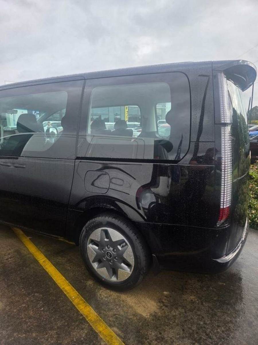 2026 Hyundai Staria US4.V3  People Mover Image 4