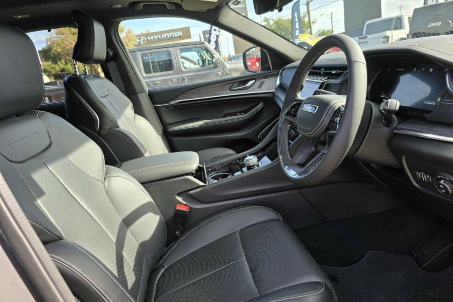 2023 Jeep Grand Cherokee WL Overland SUV Image 16