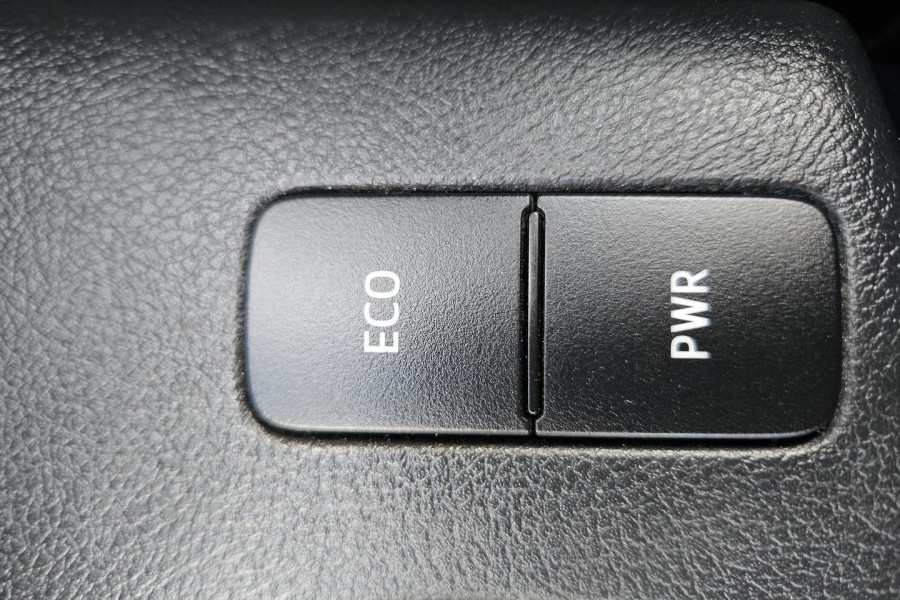 2022 Toyota HiLux GUN126R SR Double-Cab Cab-Chassis Image 35