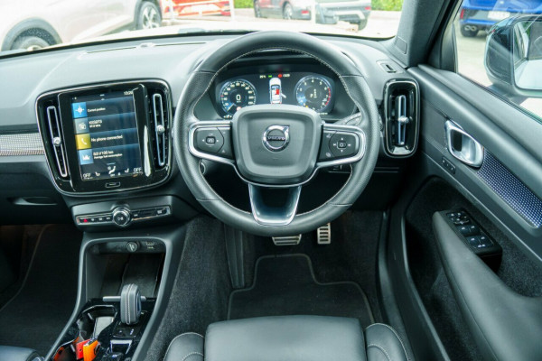 2021 Volvo XC40 XZ T5 R-Design SUV Image 11