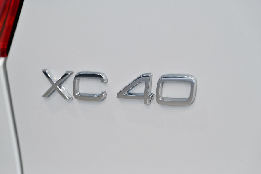 2023 MY24 Volvo XC40  Recharge Pure Electric SUV Image 9