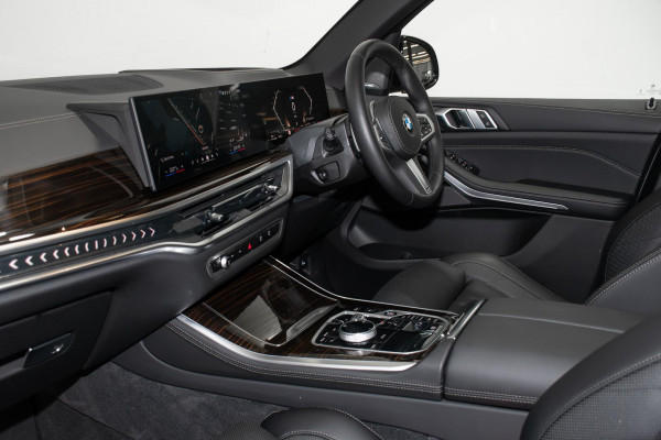 2025 BMW X5 G05 LCI xDrive30d M Sport SUV image 8