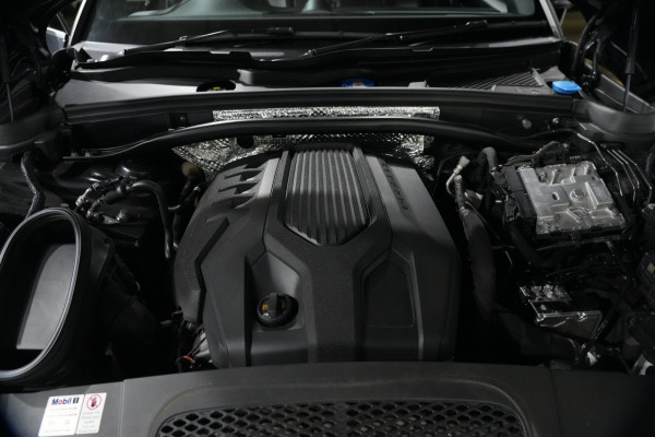 2022 Porsche Macan SUV Image 31