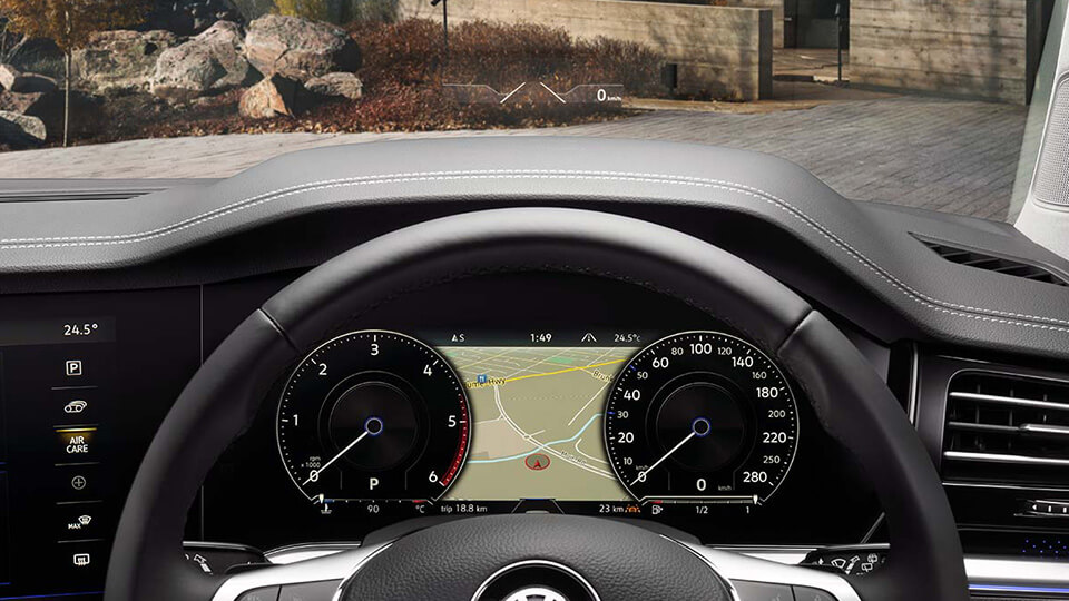 Optional Windscreen Projected Head-Up Display<sup>1</sup> Image