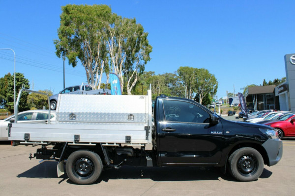 2022 Toyota HiLux TGN121R WorkMate Cab Chassis Image 11