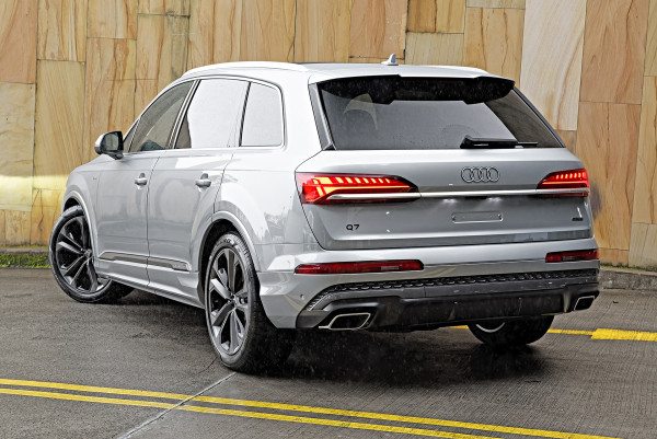 2026 Audi Q7 4M TFSI 250kW S line SUV image 2