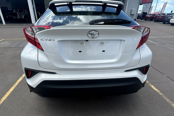 2018 Toyota C-HR NGX10R  SUV