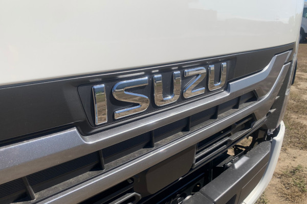 2026 Isuzu NPR Cab Chassis Image 8