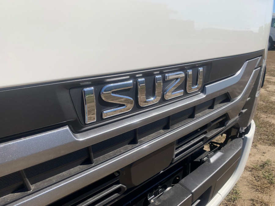 2026 Isuzu NPR Cab Chassis Image 8