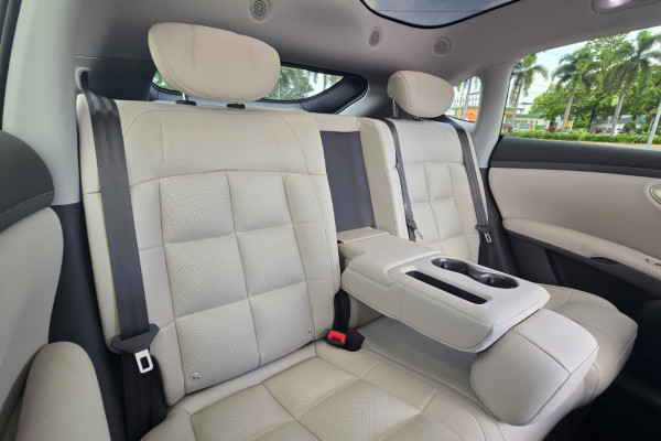 2025 MG IM6 S12L Platinum SUV Image 2