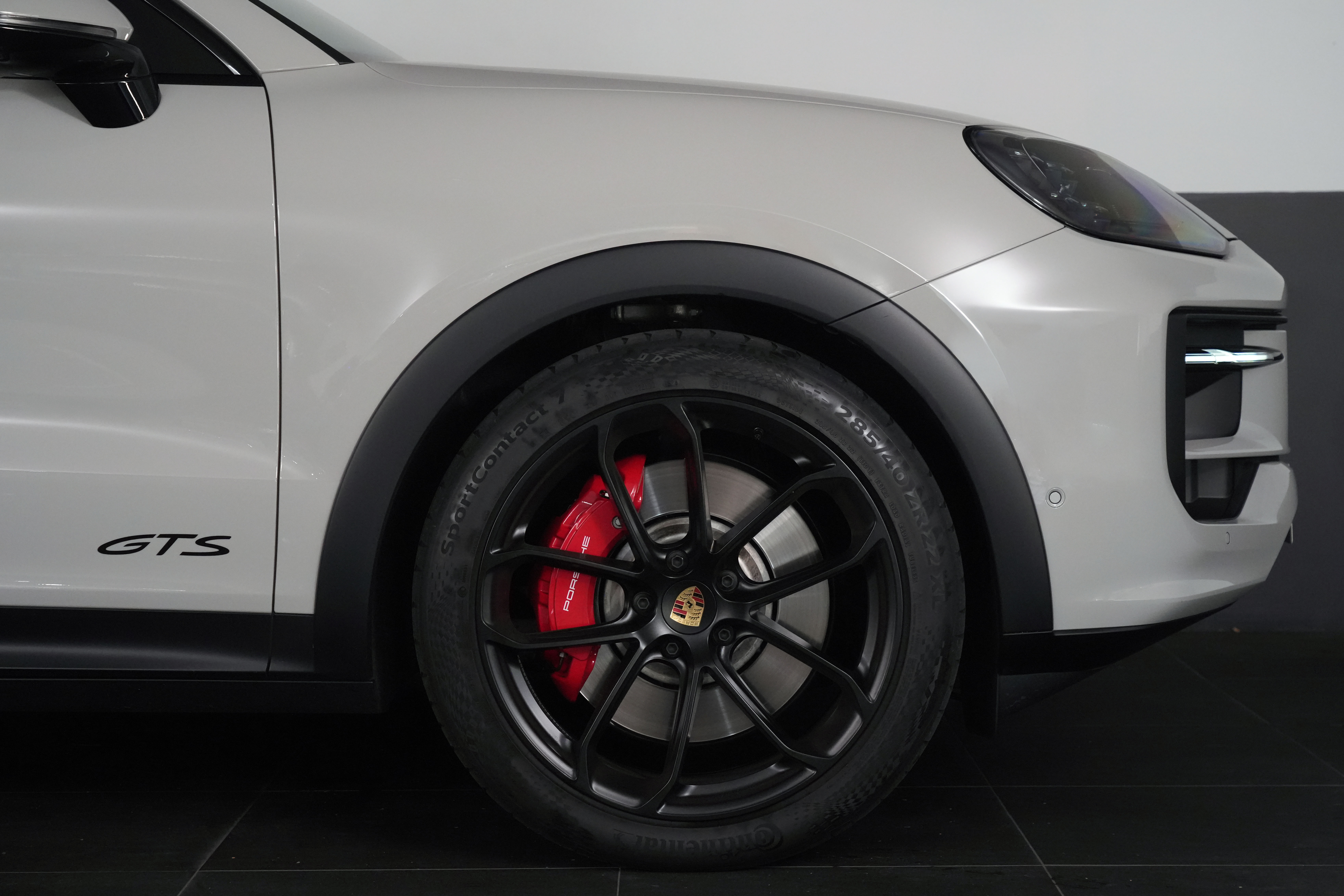 2024 Porsche Cayenne GTS Coupe Image 21