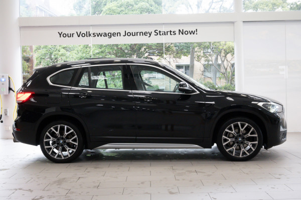 2022 BMW X1 F48 LCI sDrive20i SUV image 3