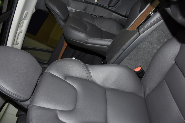 2024 Volvo XC90 L Series Ultimate B5 Bright SUV Image 21