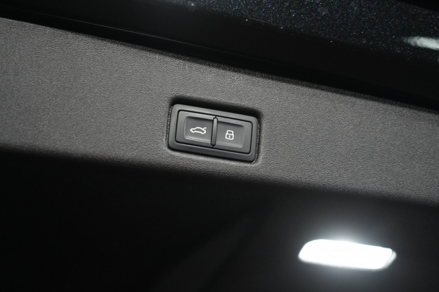 2025 Audi Q5 FY 55 TFSI e S Line SUV Image 36