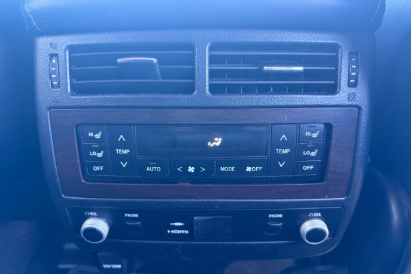 2019 Toyota LandCruiser VDJ200R Sahara SUV Image 12