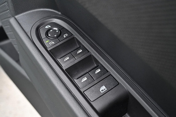 2026 MINI Cooper F65 C Favoured Hatch image 11