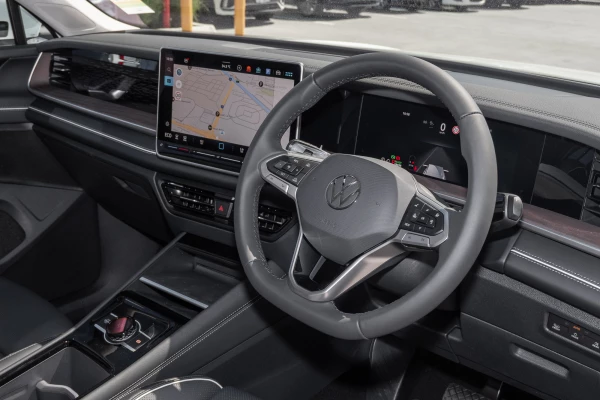 2026 Volkswagen Tayron R4 150TSI eHybrid Elegance SUV Image 6