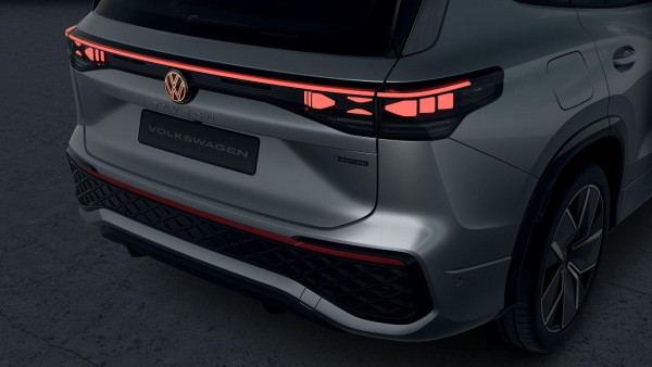 2025 MY26 Volkswagen Tayron R4 195TSI R-Line SUV image 12