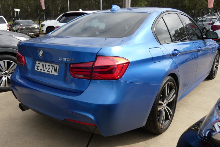 2016 BMW 330i F30 LCI LUXURY LINE Sedan Image 6