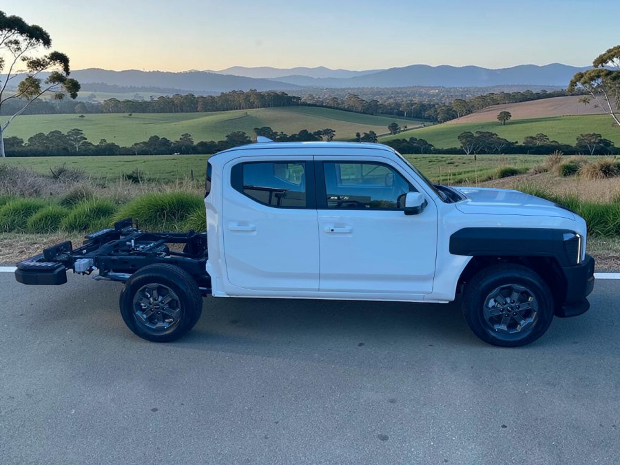 2025 MY26 Kia Tasman TK SX Cab Chassis Image 2