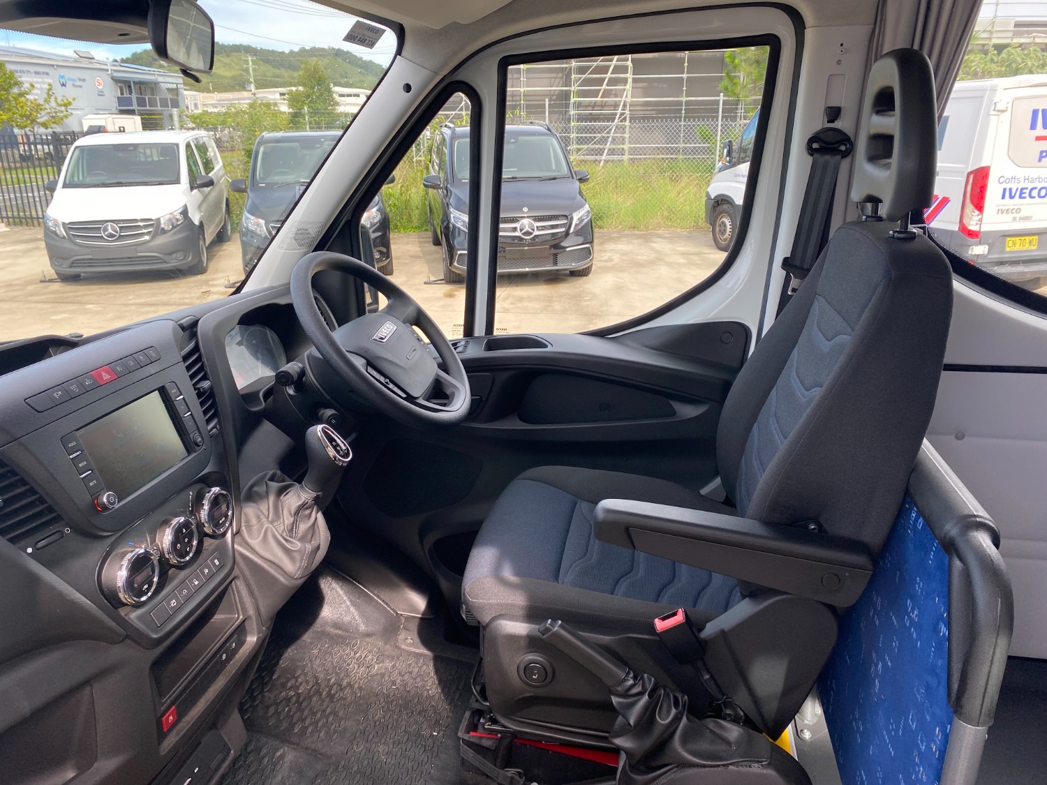 2021 Iveco Daily Bus Image 13