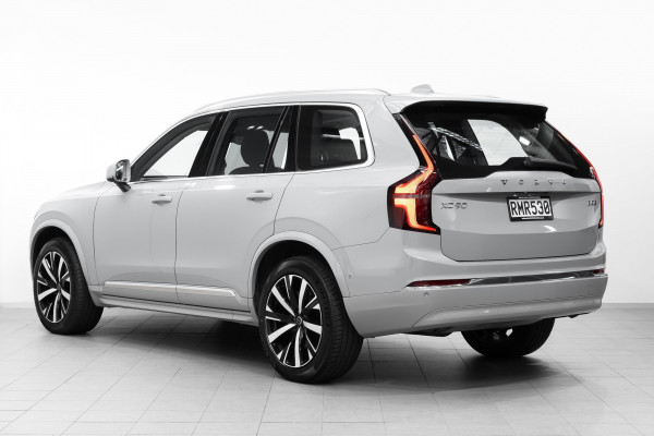 2025 Volvo XC90 L Series Ultra B5 Bright SUV Image 6