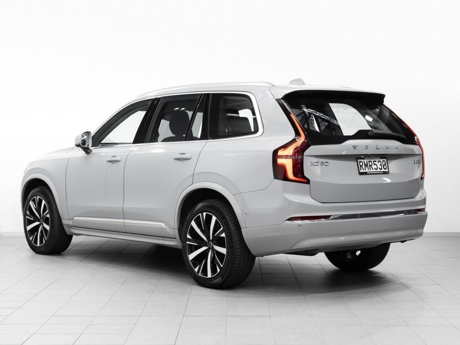 2025 Volvo XC90 L Series Ultra B5 Bright SUV Image 6