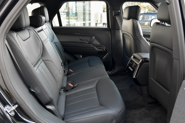 2025 Land Rover Range Rover Sport L461 D300 Dynamic SE SUV image 4