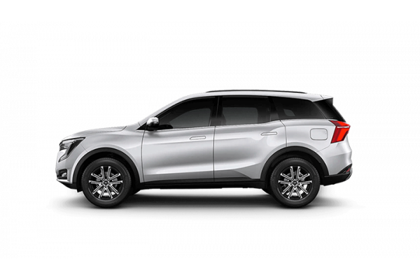 2025 Mahindra XUV700  AX7 SUV