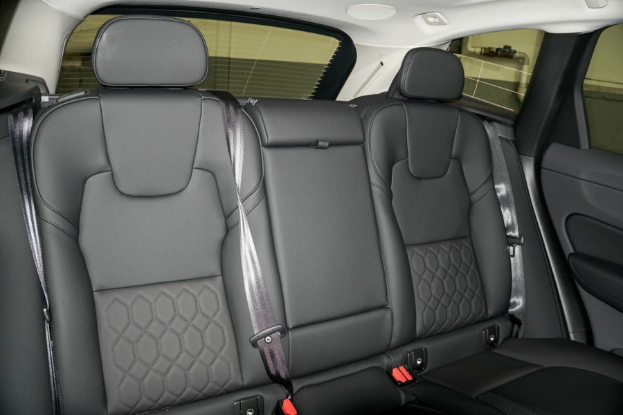 2026 Volvo XC60 UZ Plus B5 Bright SUV Image 9