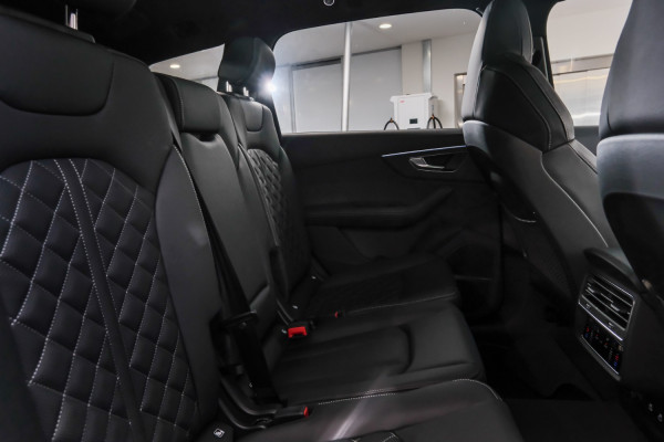 2024 Audi SQ7 4M TFSI SUV image 8