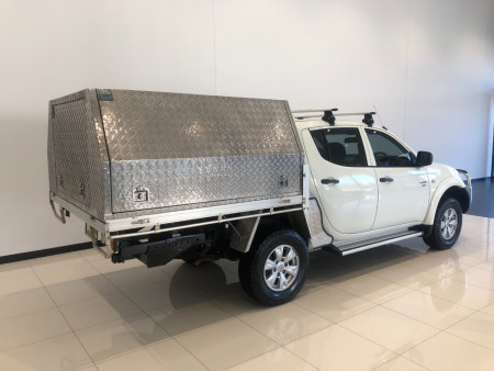 2011 Mitsubishi Triton MN Turbo GLX 4x4 dual cab Image 4