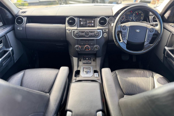 2015 Land Rover Discovery Series 4 SDV6 HSE SUV Image 12